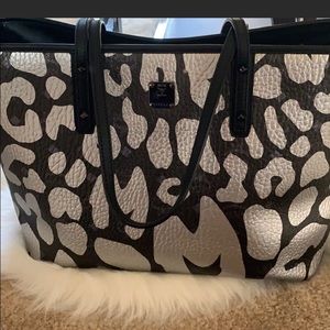 MCM tote 100% authentic